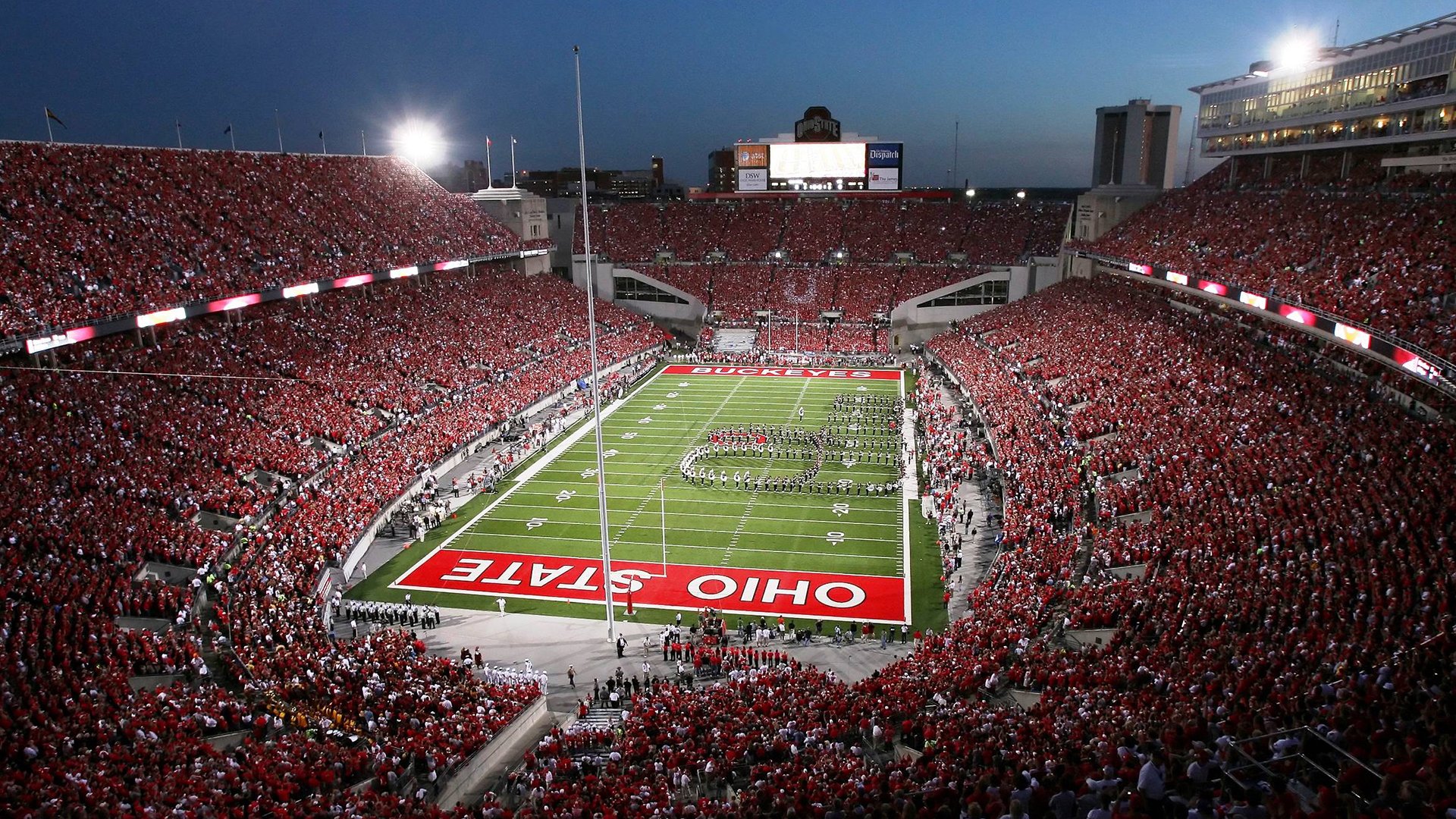 开云中国-F1车队车衣变革：科技与美学的结合